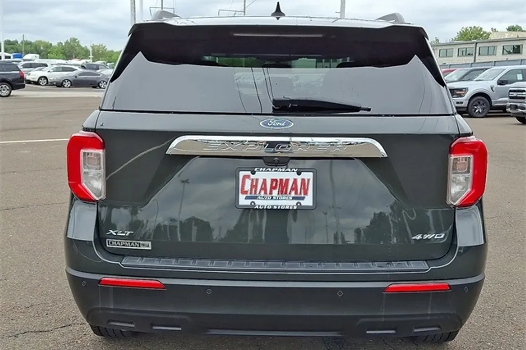 2022 Ford Explorer XLT photo 1