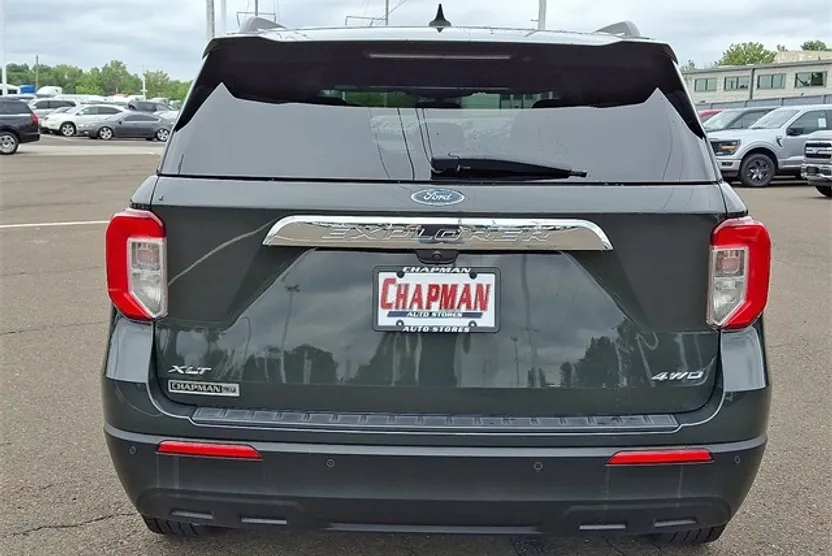 2022 Ford Explorer XLT photo 1