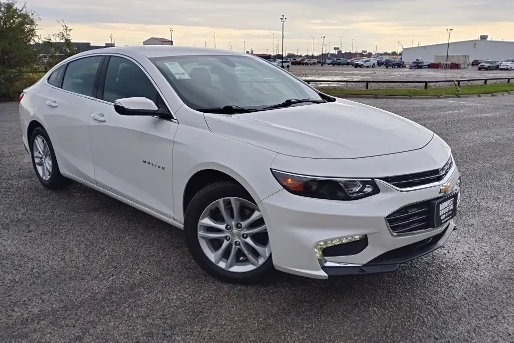2018 Chevrolet Malibu 1LT photo 1