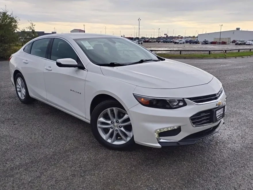 2018 Chevrolet Malibu 1LT photo 1