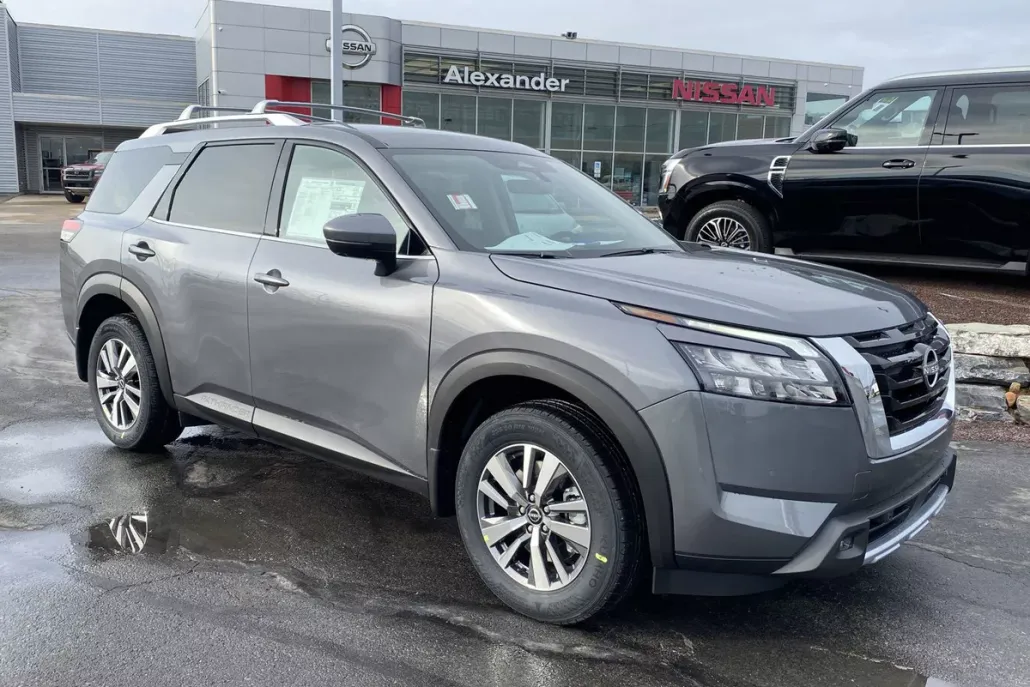 2025 Nissan Pathfinder SL photo 1