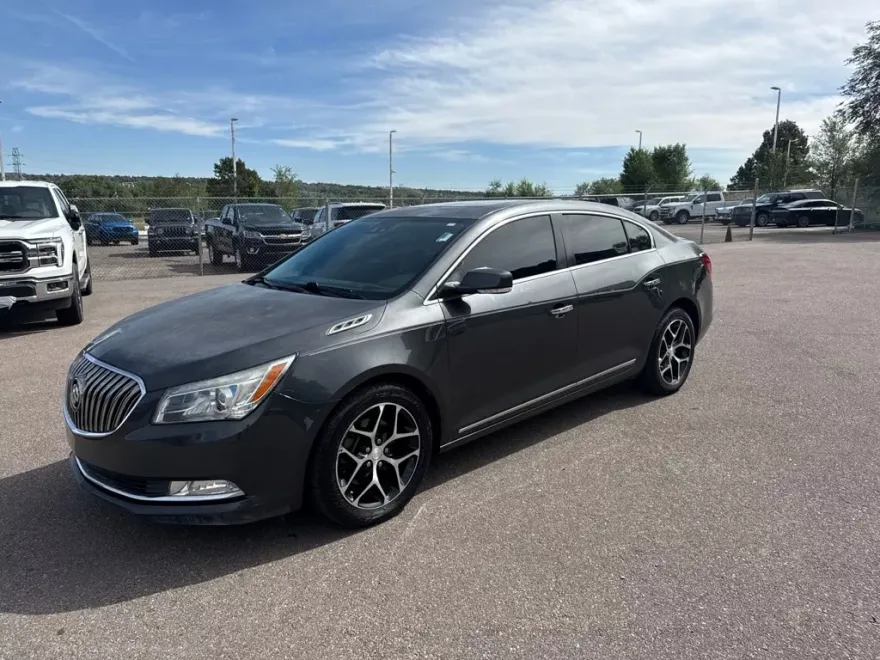 2016 Buick LaCrosse Sport Touring photo 1