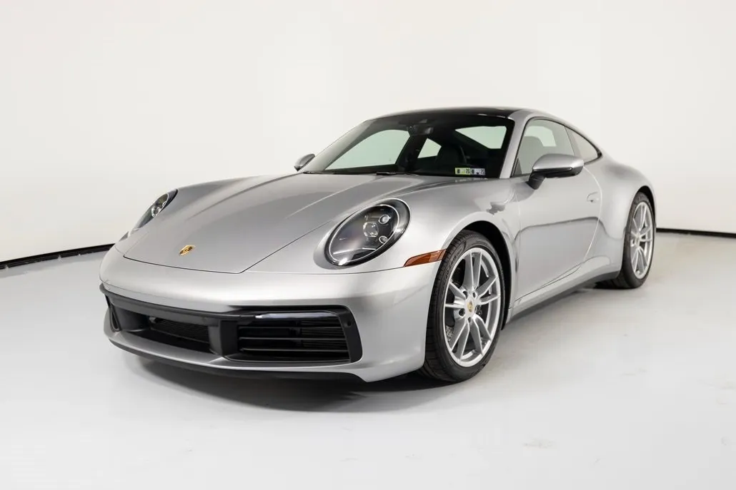 2024 Porsche 911 T 4 photo 1