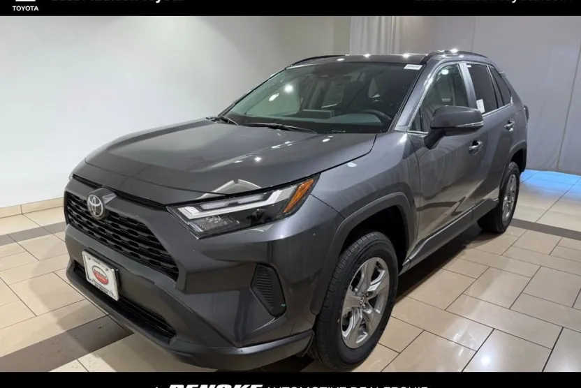 2025 Toyota RAV4 XLE photo 1