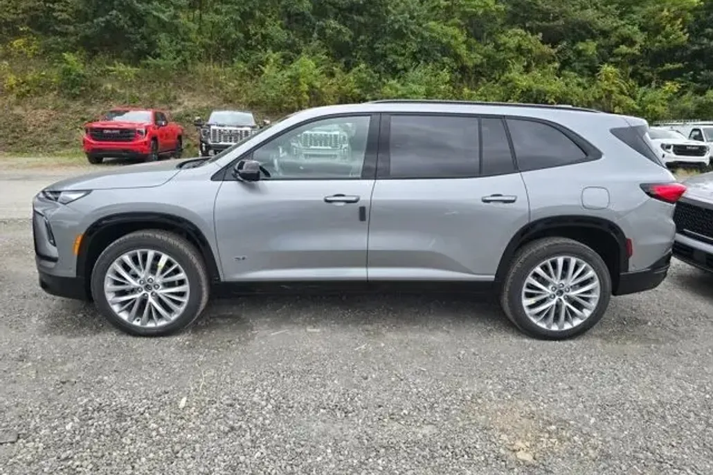 2026 Buick Enclave Sport Touring photo 1
