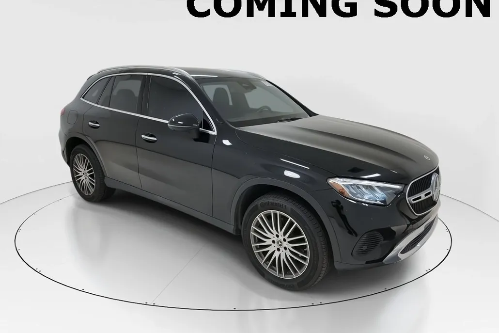 2024 Mercedes Benz GLC 300 photo 1