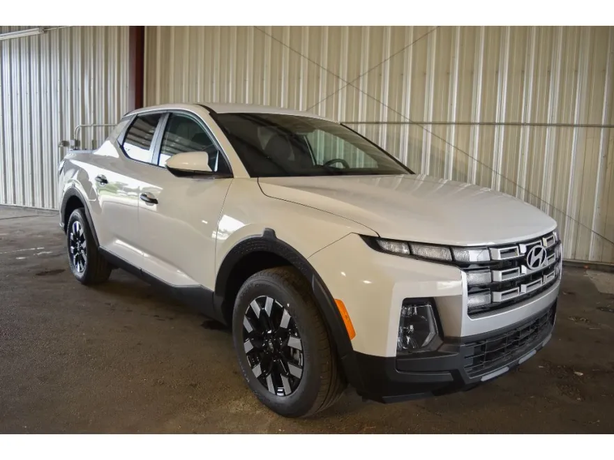 2025 Hyundai Santa Cruz SE photo 1