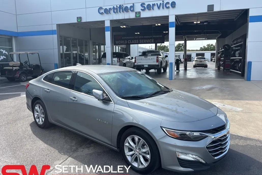 2024 Chevrolet Malibu 1LT photo 1