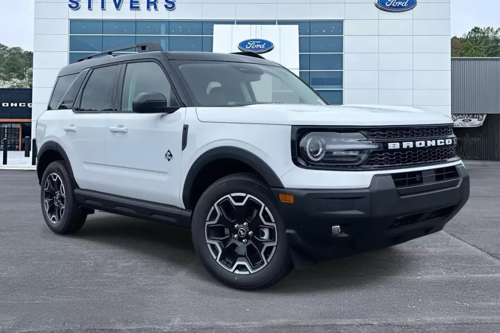 2025 Ford Bronco Sport Outer Banks photo 1