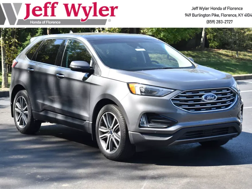 2022 Ford Edge Titanium photo 1