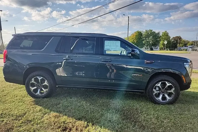 2026 Gmc Yukon XL AT4 Ultimate photo 1