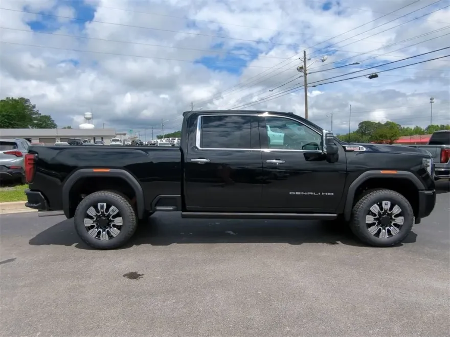 2025 Gmc Sierra HD Denali photo 1