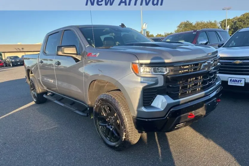 2025 Chevrolet Silverado 1500 LT Trail Boss photo 1