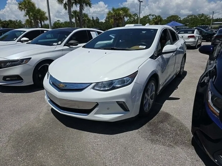 2018 Chevrolet Volt Premier photo 1