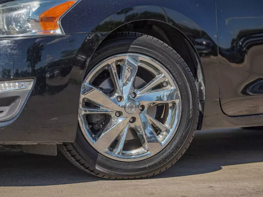 2013 Nissan Altima 2.5 SV photo 1
