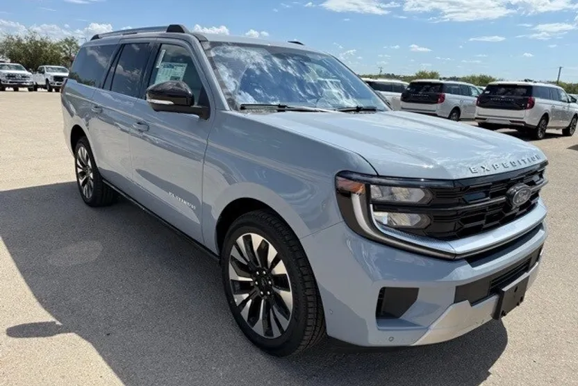 2025 Ford Expedition MAX Platinum photo 1