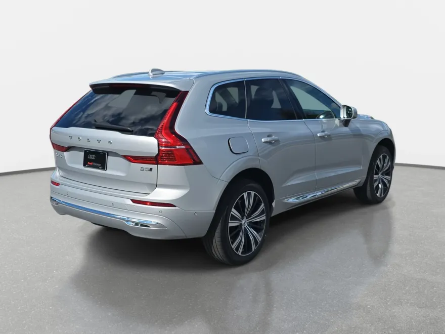 2022 Volvo XC60 Inscription photo 1