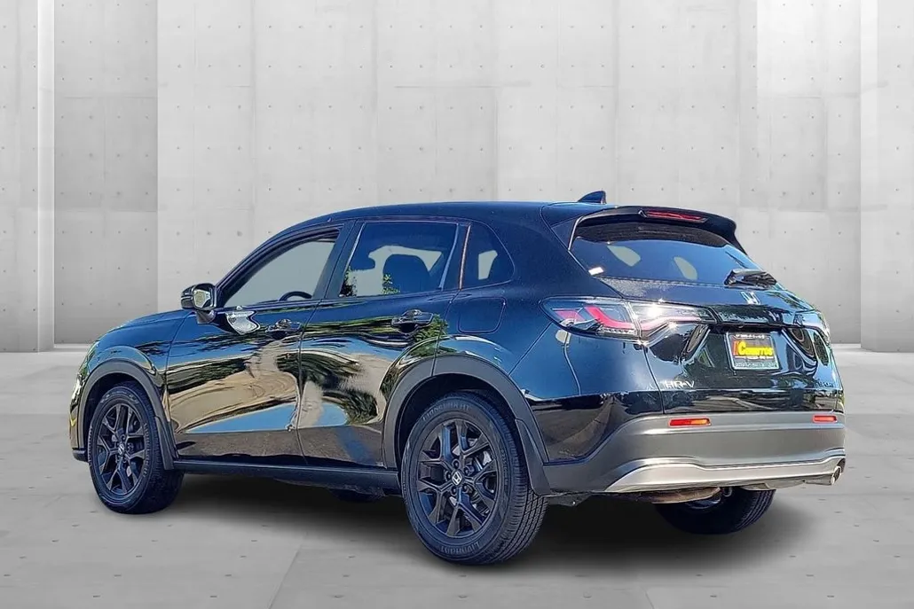 2023 Honda HR-V 2WD Sport photo 1