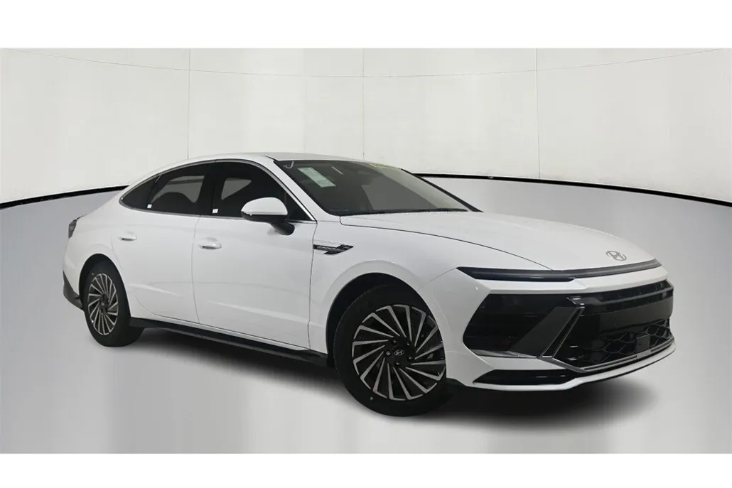 2025 Hyundai Sonata Hybrid SEL photo 1