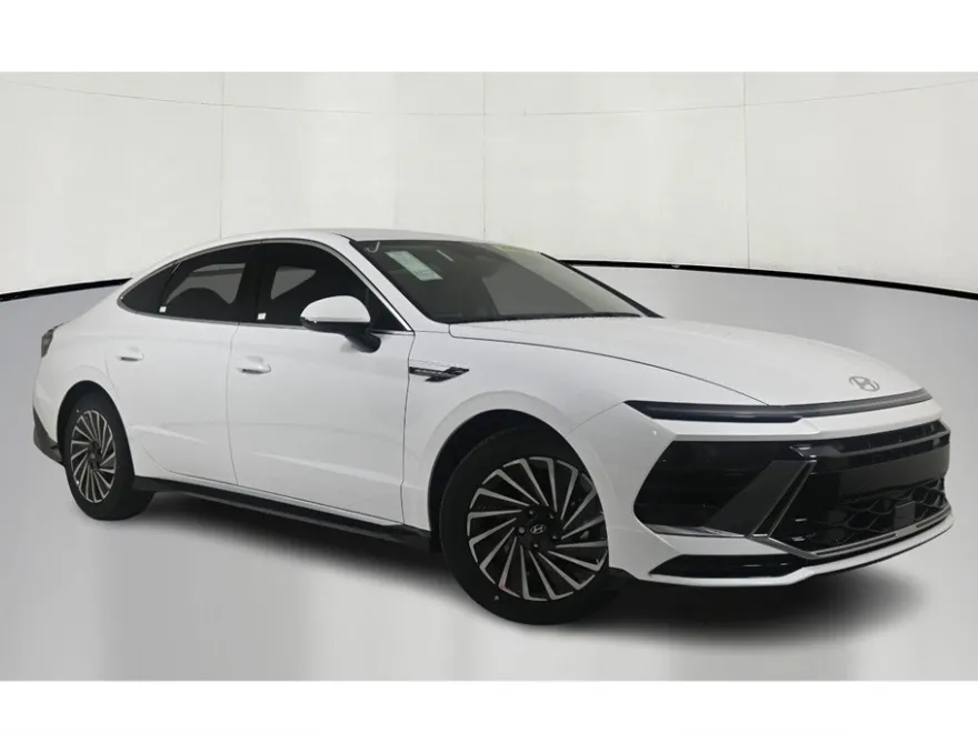 2025 Hyundai Sonata Hybrid SEL photo 1
