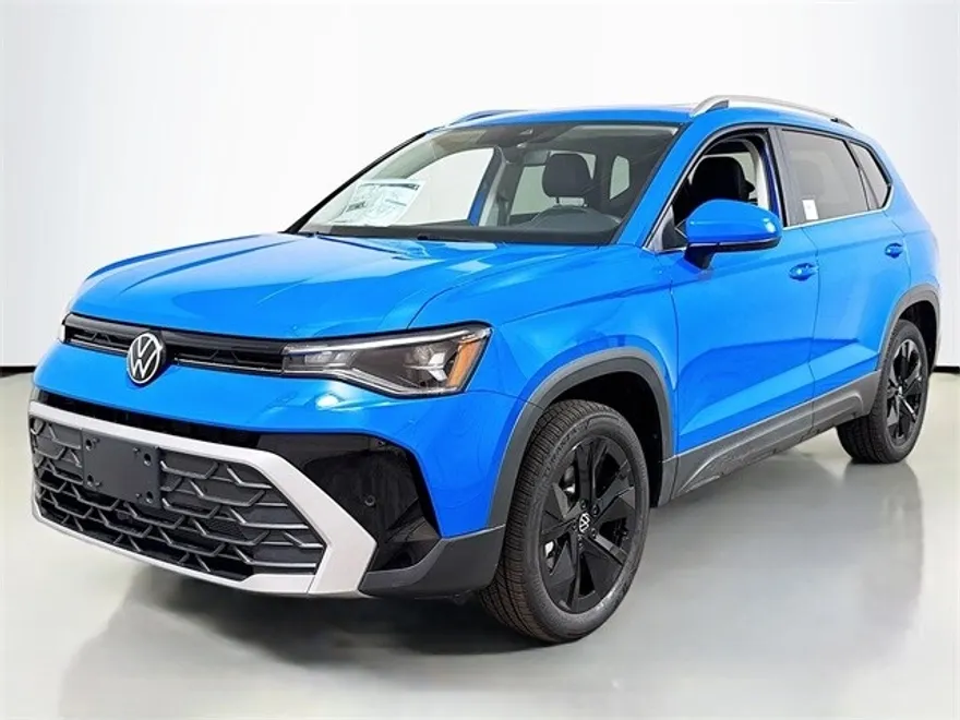 2025 Volkswagen Taos SE photo 1