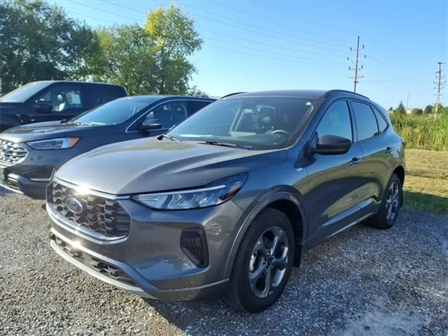 2023 Ford Escape ST-Line photo 1
