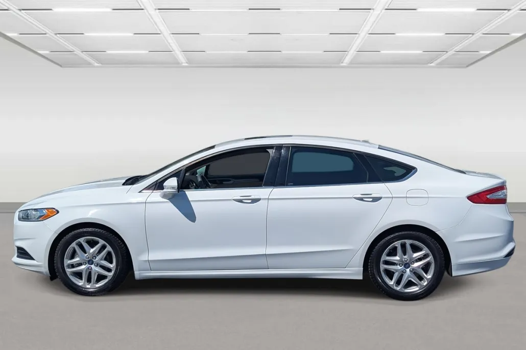 2013 Ford Fusion SE photo 1