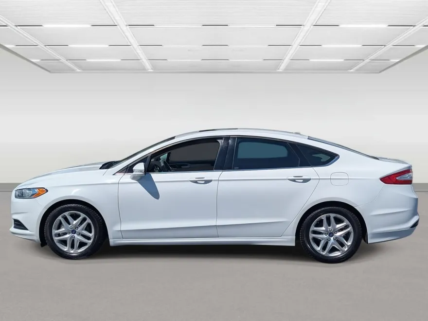 2013 Ford Fusion SE photo 1