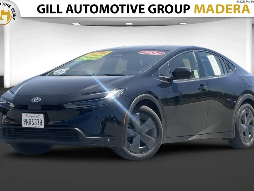 2024 Toyota Prius LE photo 1