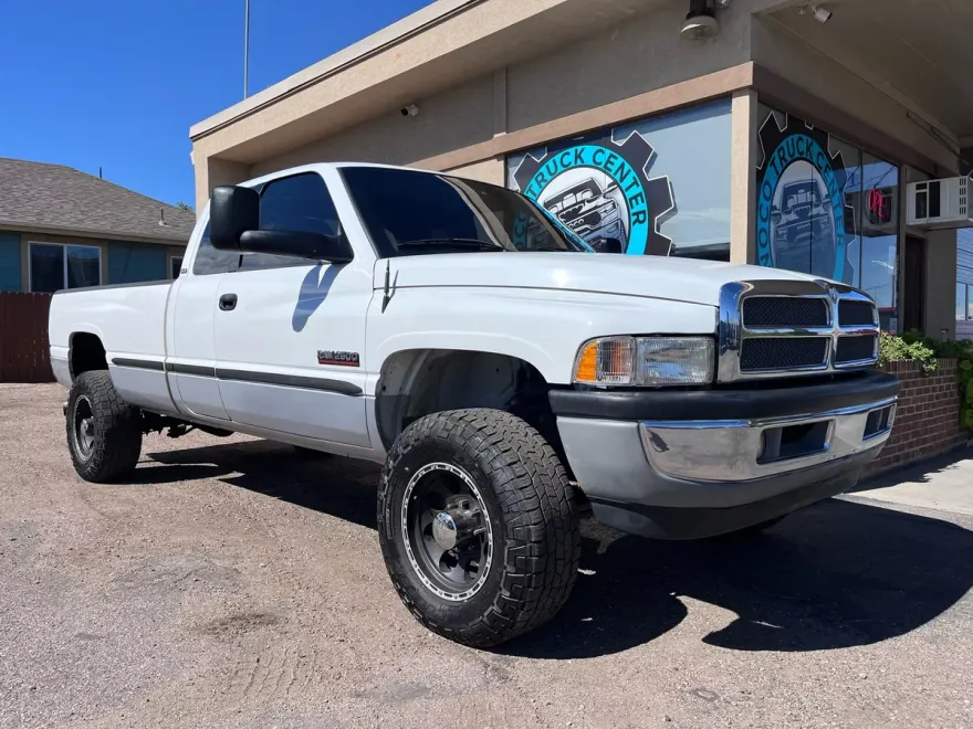 1999 Dodge Ram SLT photo 1