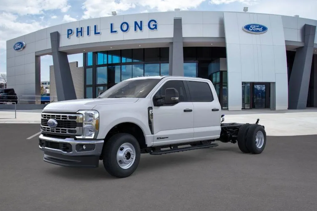 2025 Ford F-350 photo 1