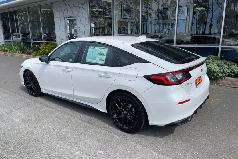2025 Honda Civic Hatchback Sport photo 1