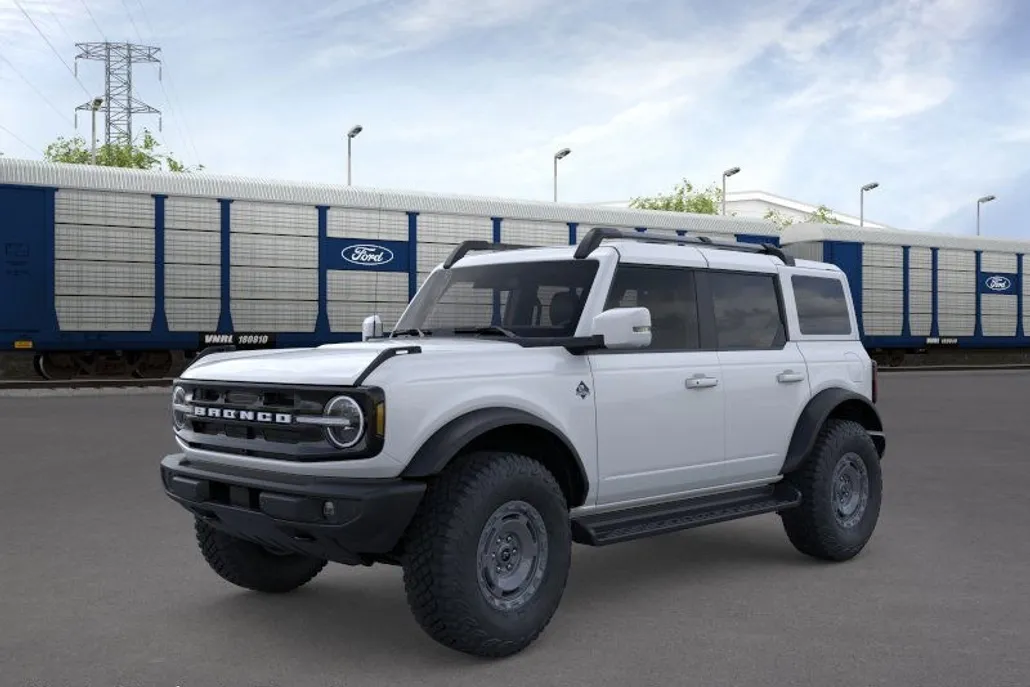 2025 Ford Bronco Outer Banks photo 1