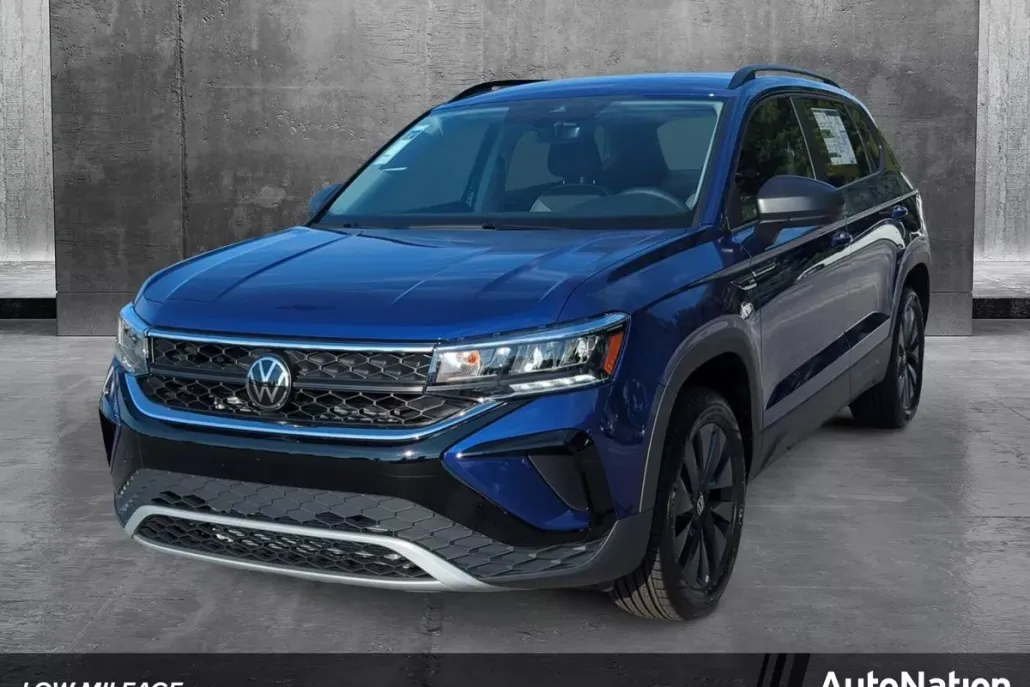 2024 Volkswagen Taos S photo 1