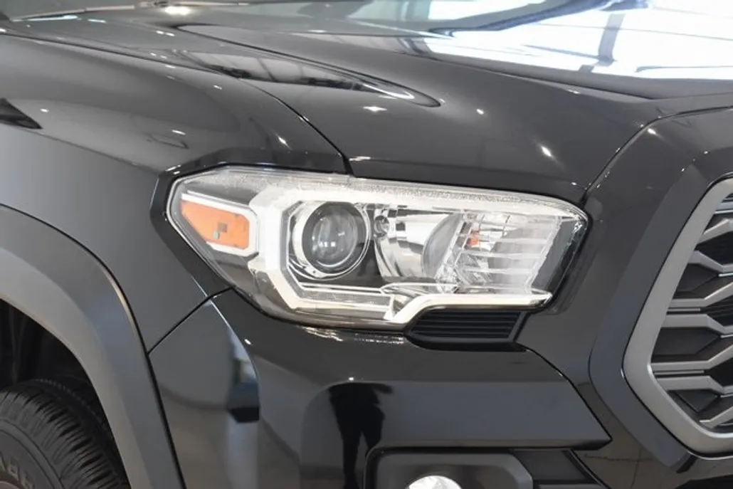 2021 Toyota Tacoma TRD Off-Road photo 1