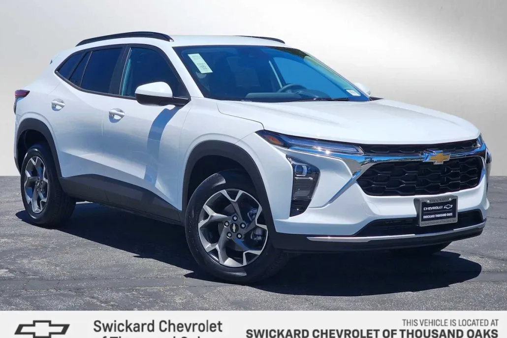 2025 Chevrolet Trax LT photo 1