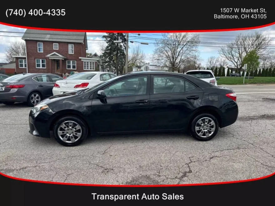 2015 Toyota Corolla LE photo 1