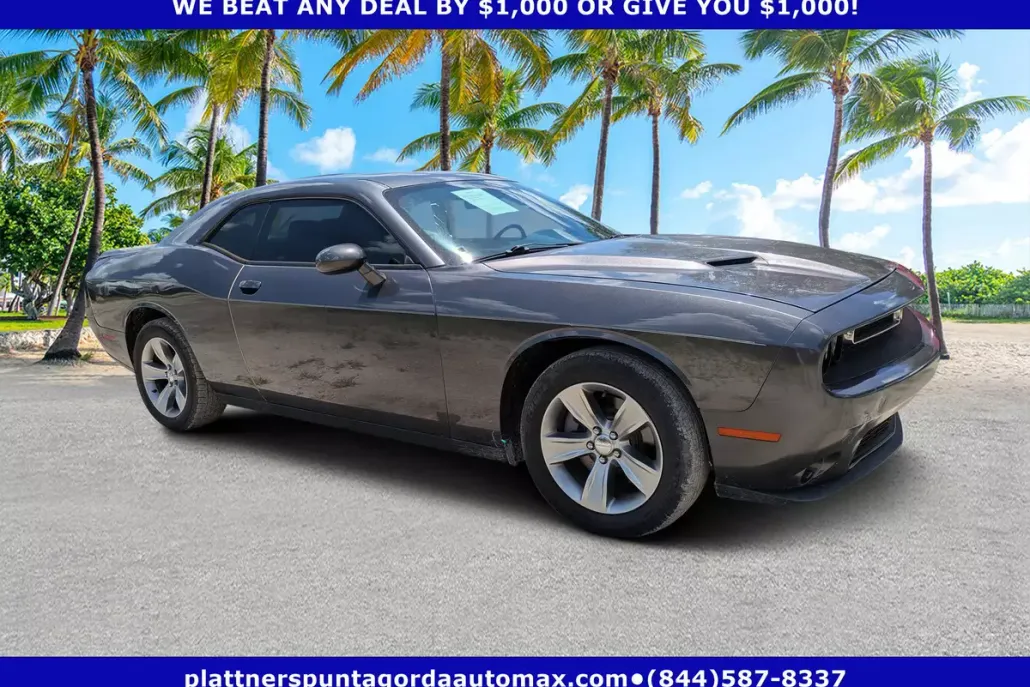2018 Dodge Challenger SXT Plus photo 1