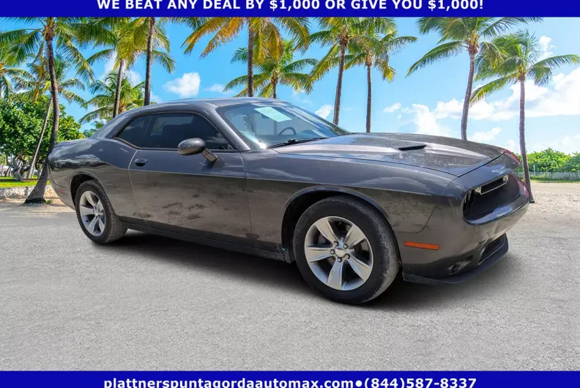 2018 Dodge Challenger SXT Plus photo 1