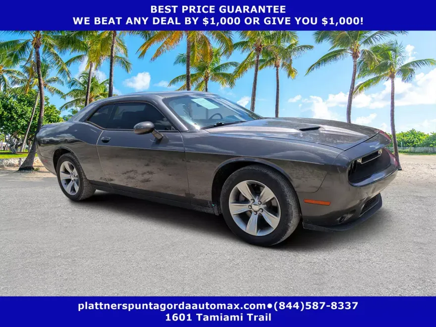 2018 Dodge Challenger SXT Plus photo 1