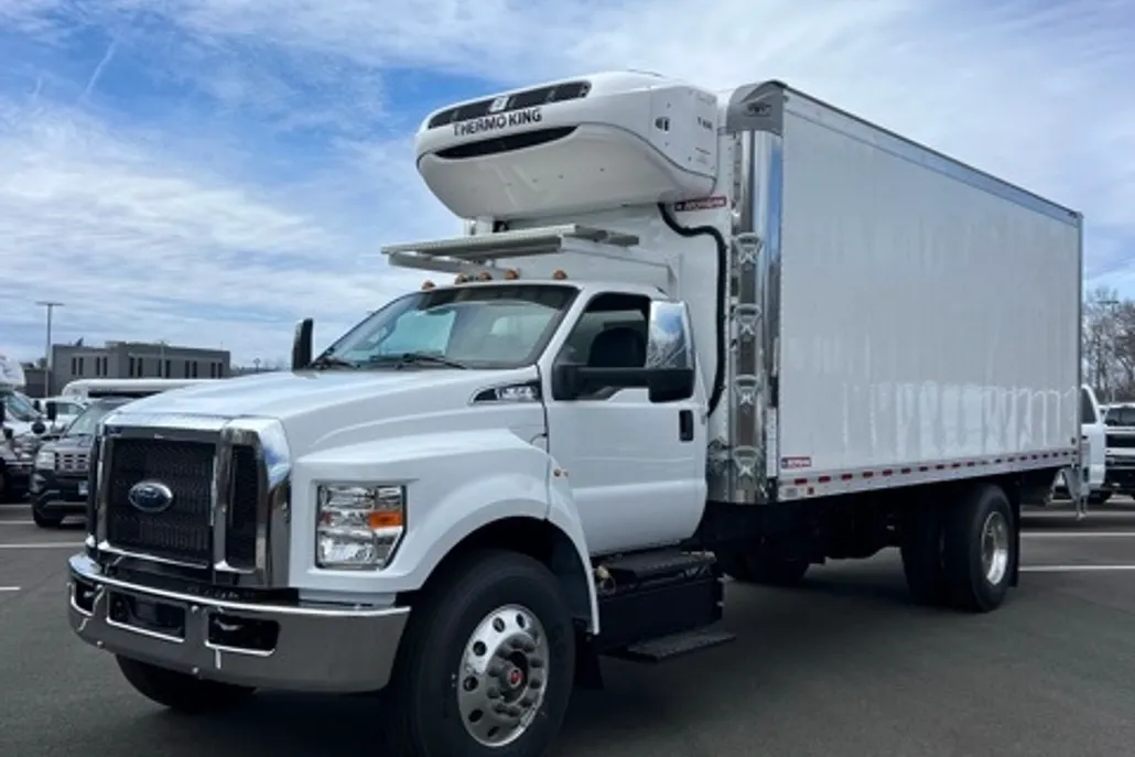 2025 Ford F-650 Base photo 1
