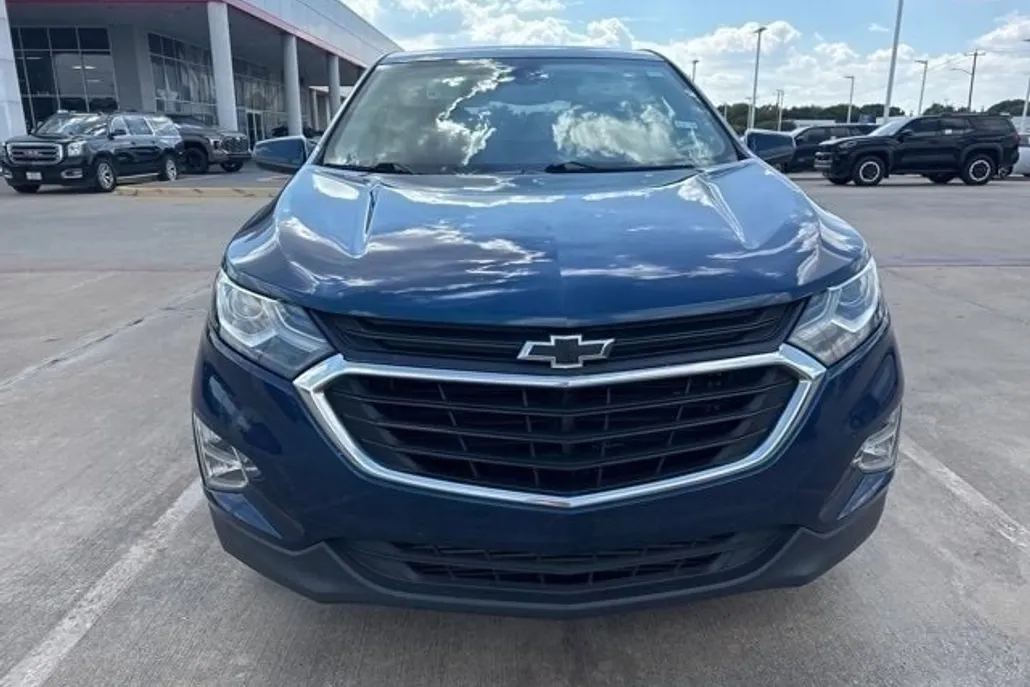 2020 Chevrolet Equinox LT photo 1