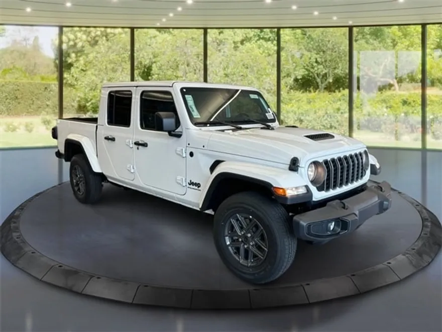 2025 Jeep Gladiator Sport S photo 1