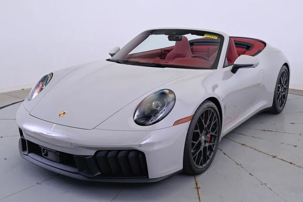 2026 Porsche 911 GTS photo 1