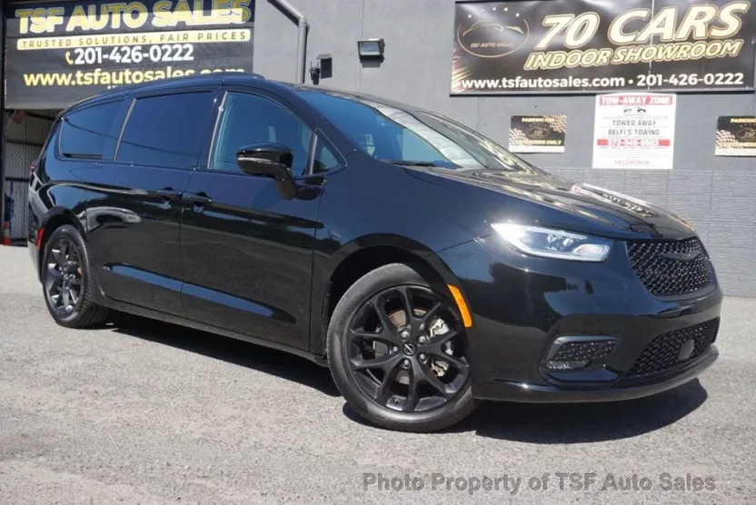 2025 Chrysler Pacifica Limited S Appearance photo 1