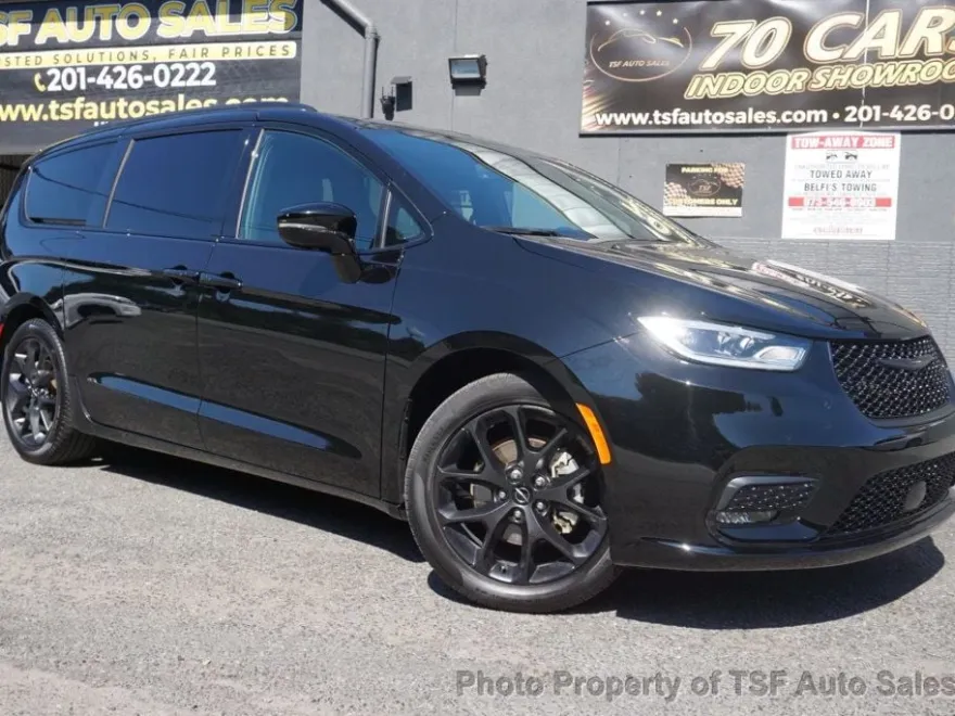 2025 Chrysler Pacifica Limited S Appearance photo 1
