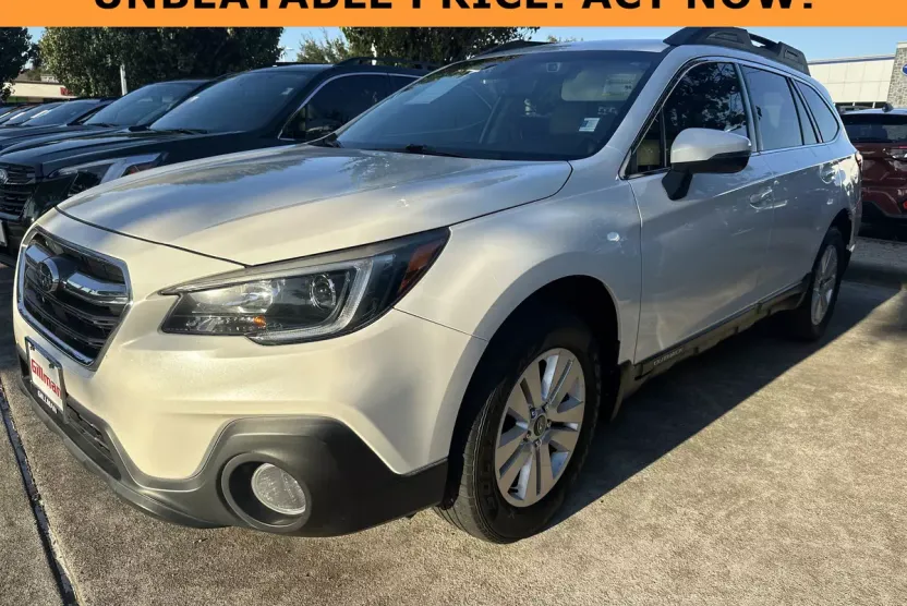 2019 Subaru Outback 2.5i Premium photo 1