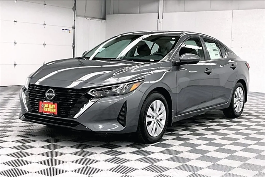 2025 Nissan Sentra S photo 1