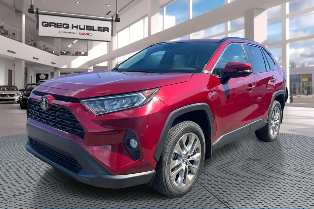2021 Toyota RAV4 XLE Premium photo 1