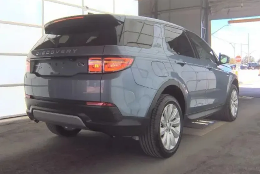 2020 Land Rover Discovery Sport SE photo 1